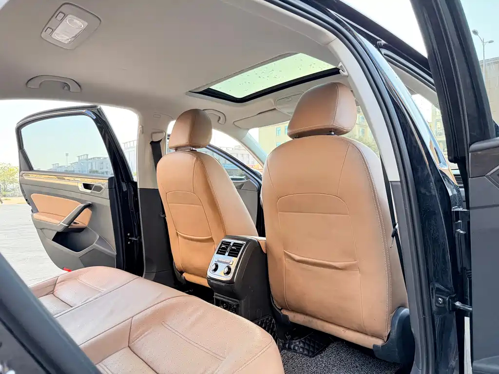 VOLKSWAGEN PASSAT 2016