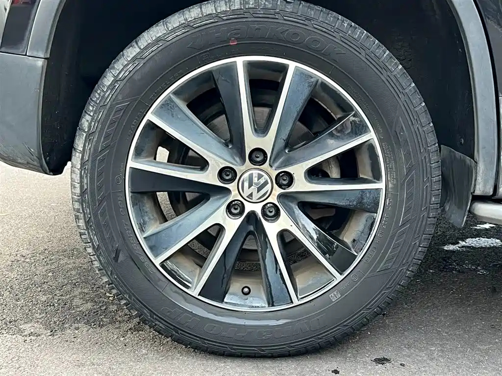 VOLKSWAGEN TIGUAN 2015