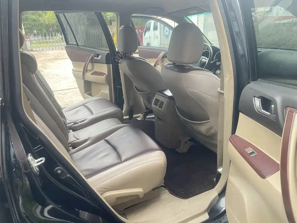 TOYOTA HIGHLANDER 2012