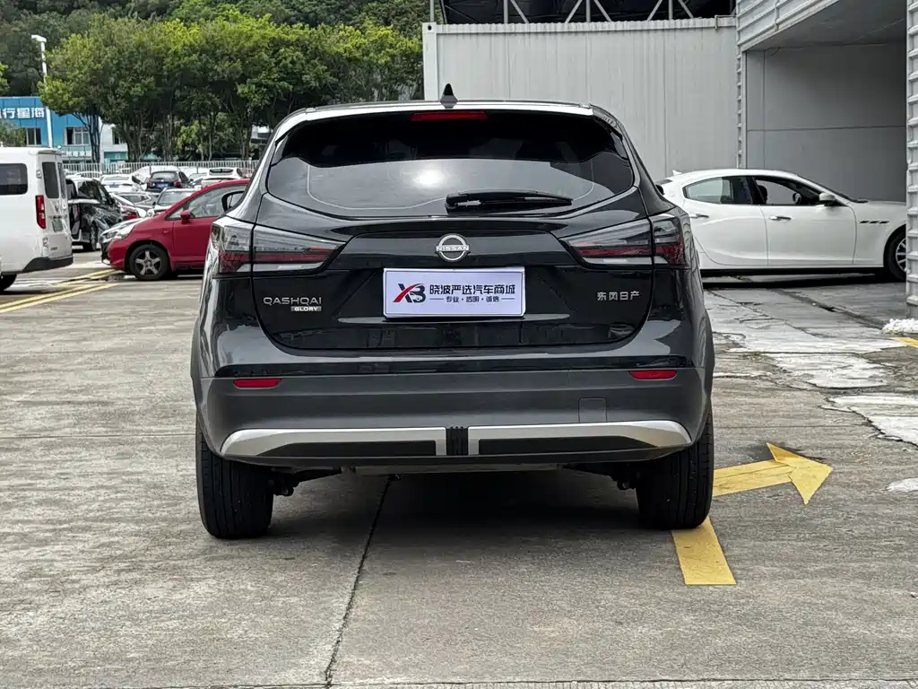 NISSAN QASHQAI 2025