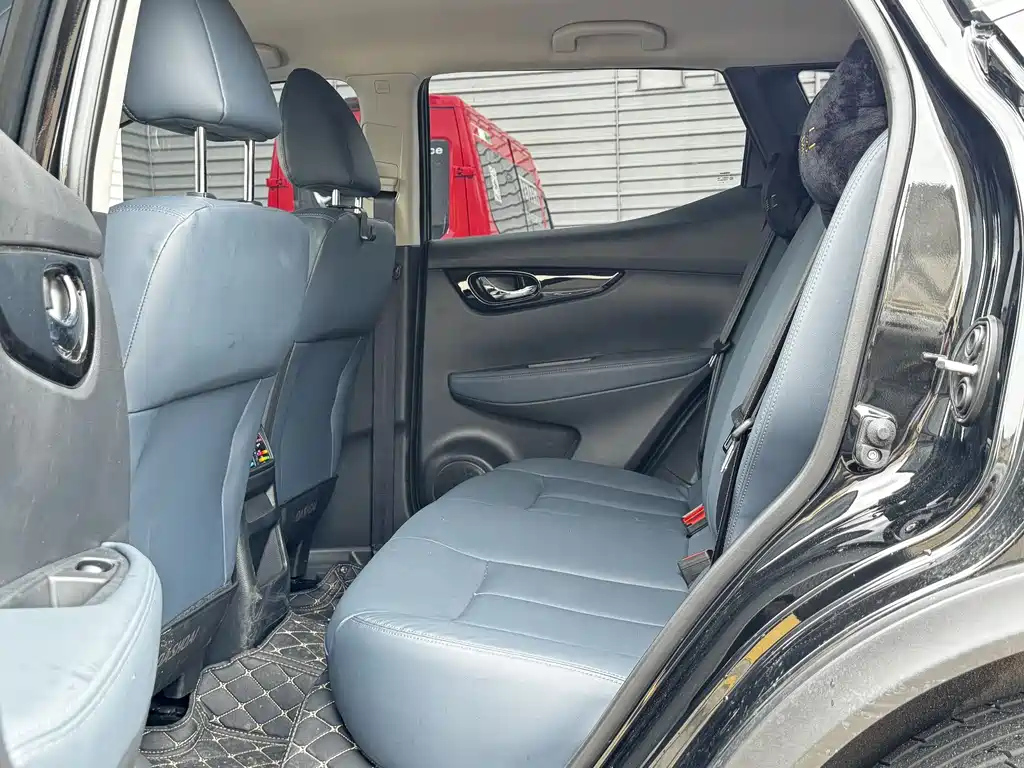 NISSAN QASHQAI 2025