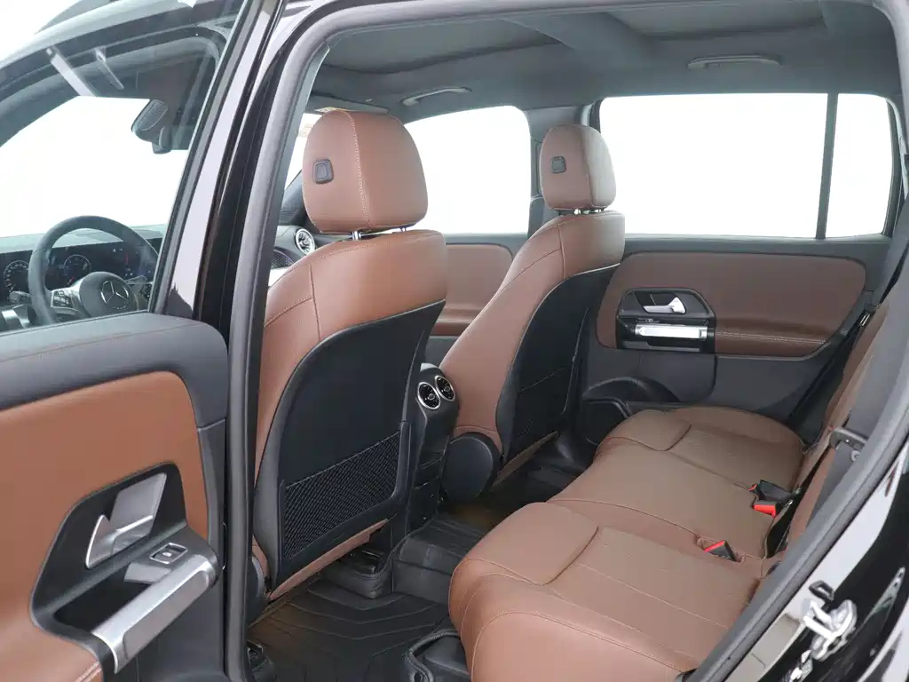 MERCEDES BENZ GLB 2024