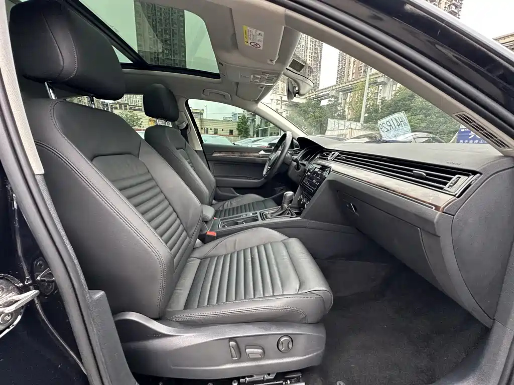 VOLKSWAGEN MAGOTAN 2020