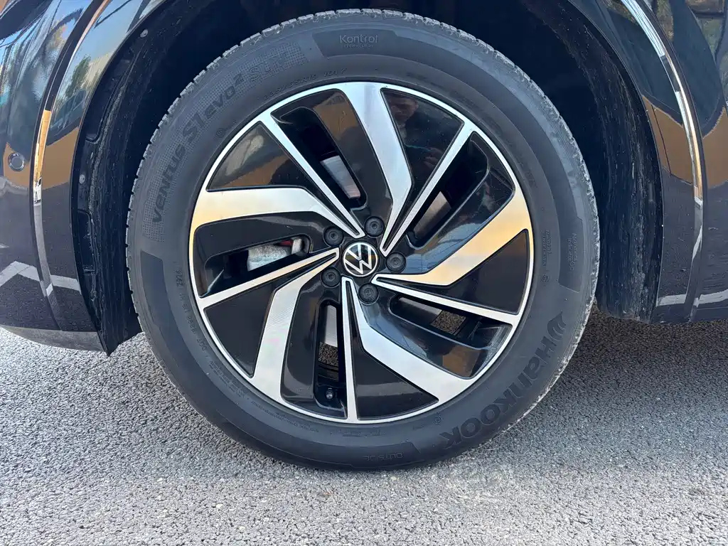 VOLKSWAGEN VILORAN 2023