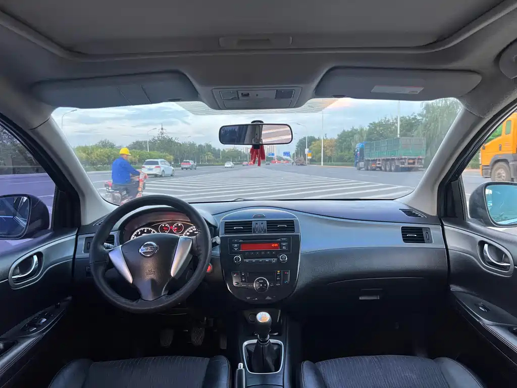 NISSAN TIIDA TIIDA 2011