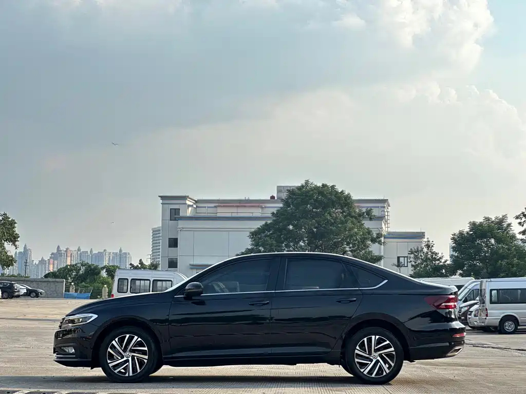 VOLKSWAGEN LAVIDA 2022
