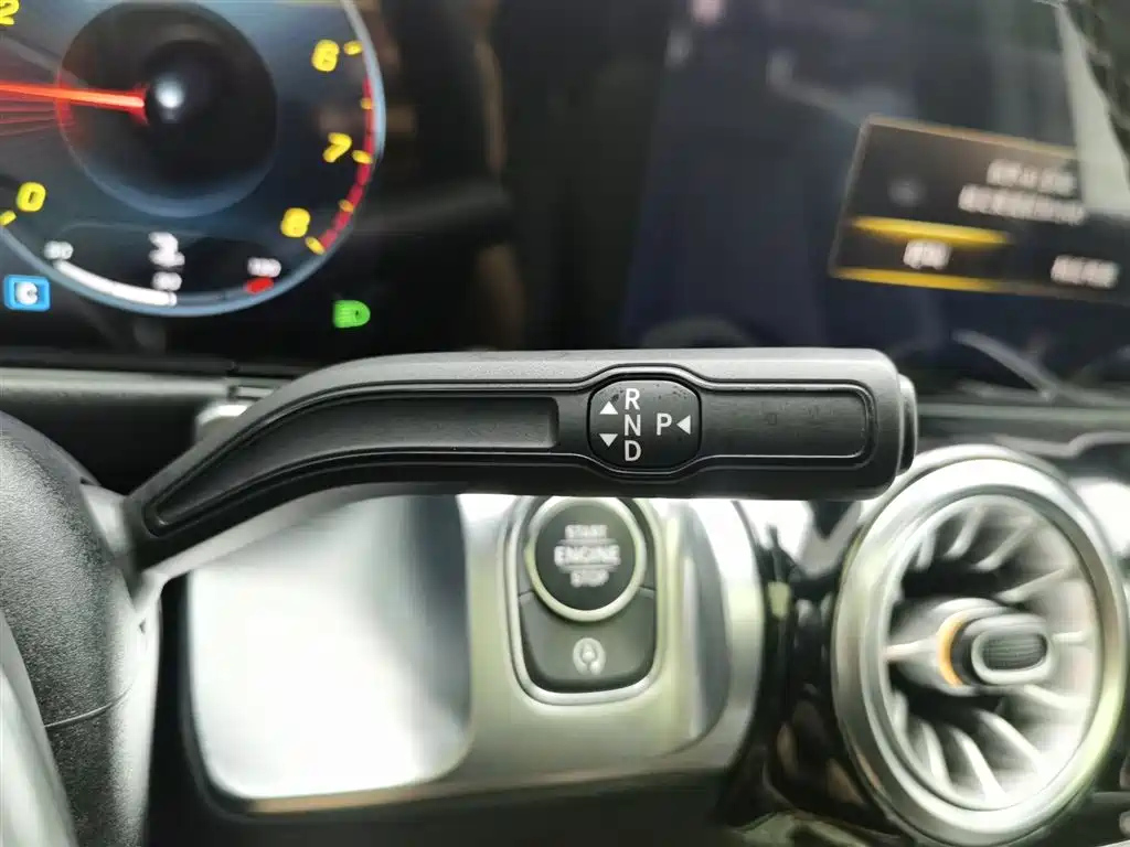 MERCEDES BENZ GLB 2023