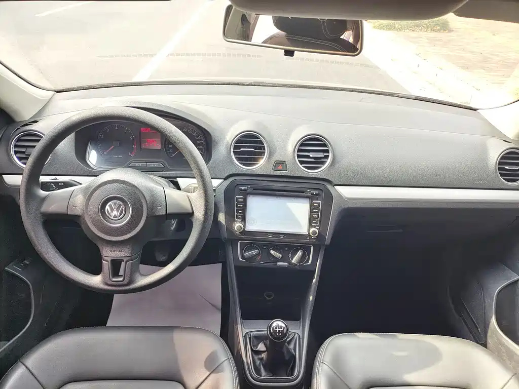 VOLKSWAGEN JETTA 2015