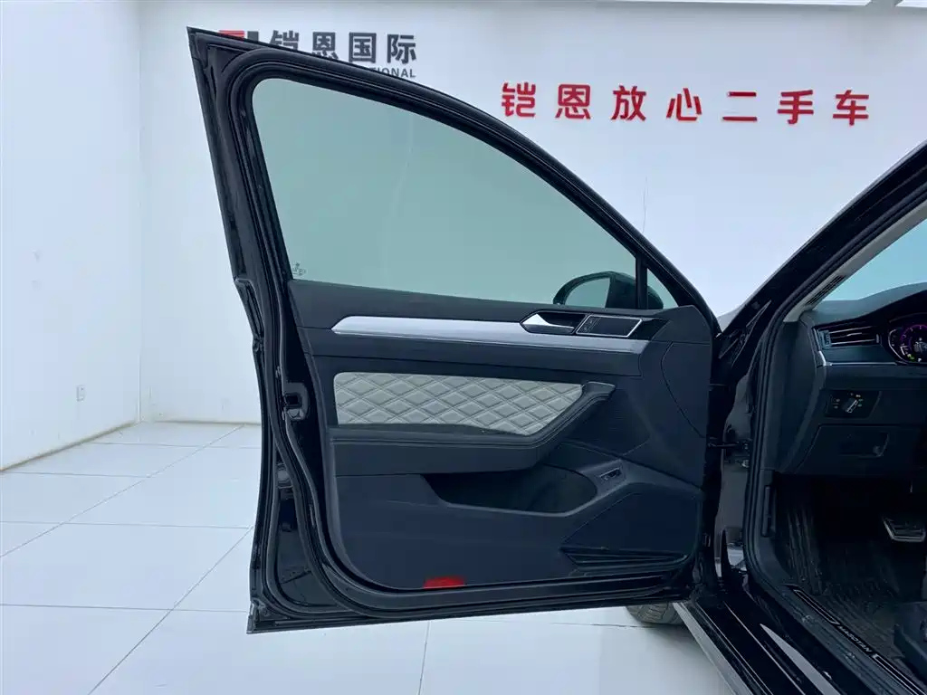 VOLKSWAGEN MAGOTAN 2025