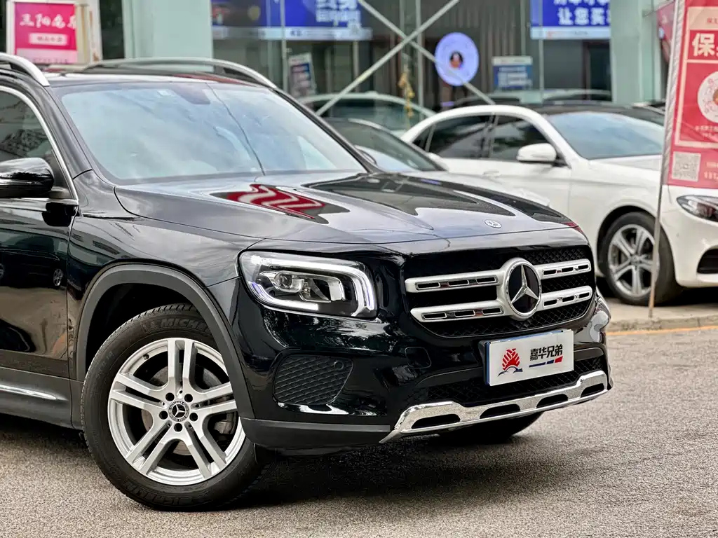 MERCEDES BENZ GLB 2023