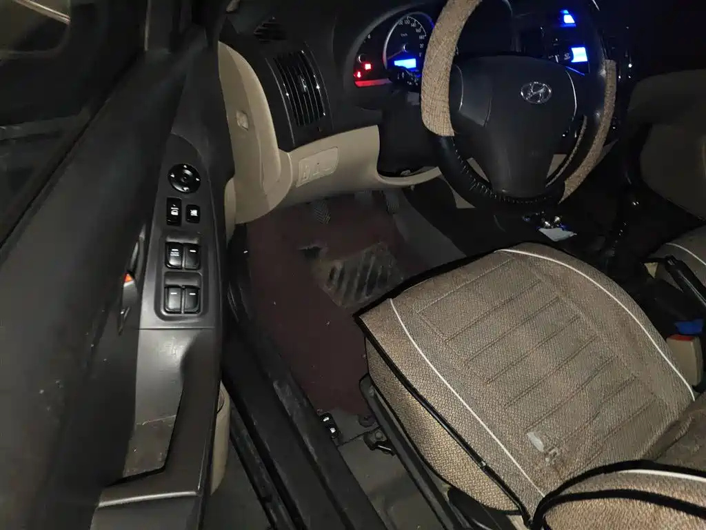HYUNDAI CELESTA 2011