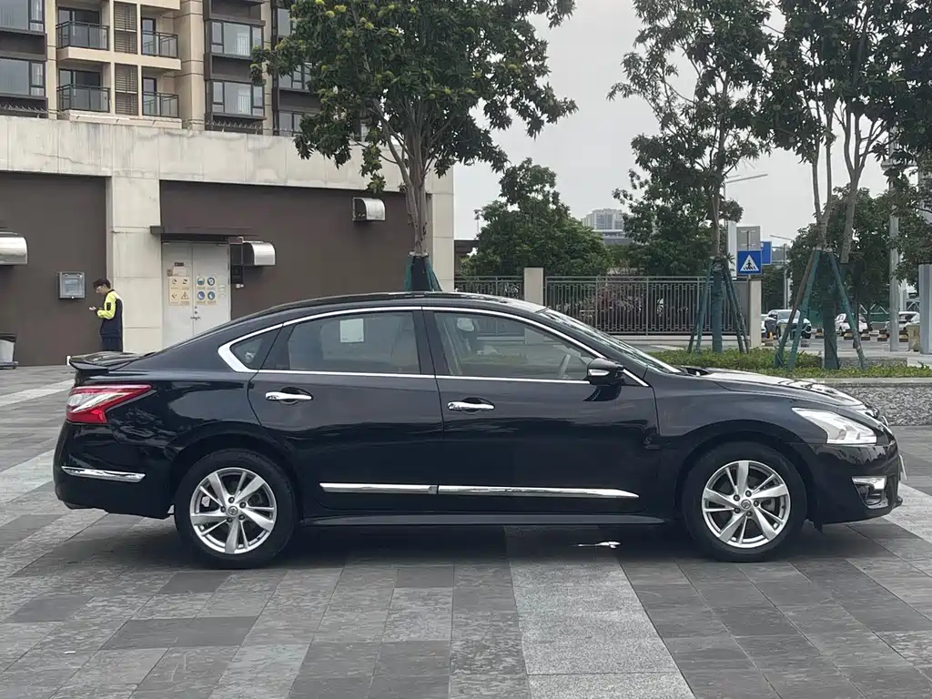 NISSAN TEANA 2016
