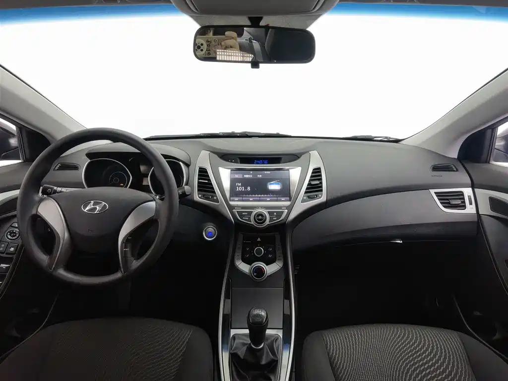 HYUNDAI ELANTRA 2016