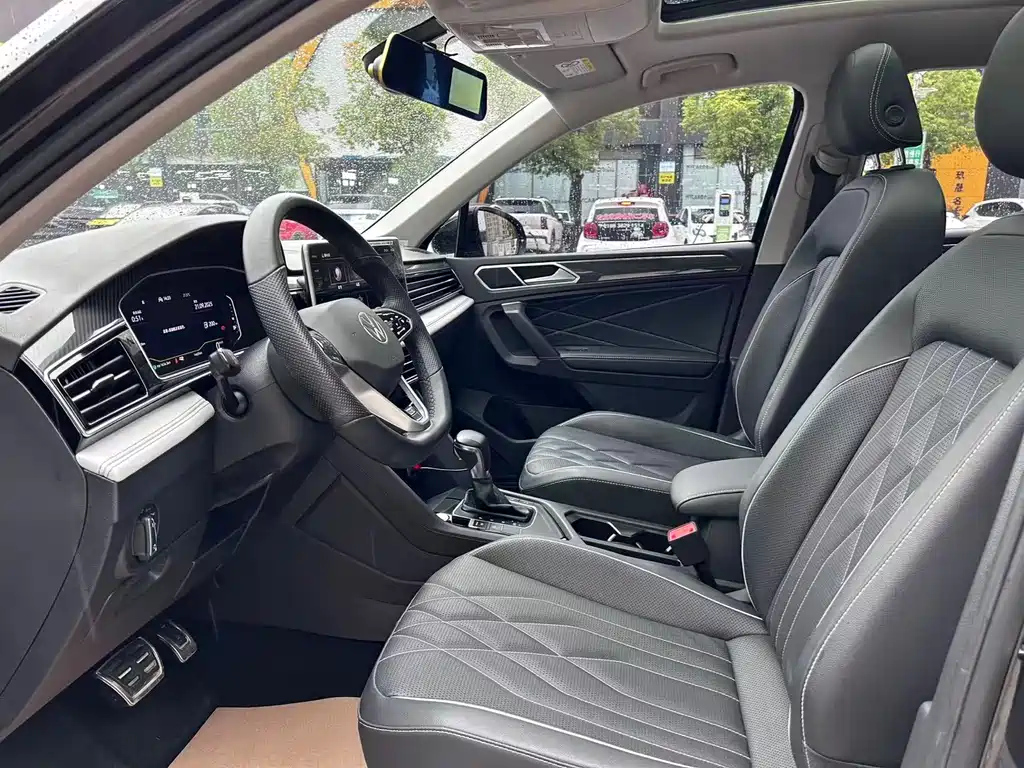 VOLKSWAGEN TIGUAN L 2023