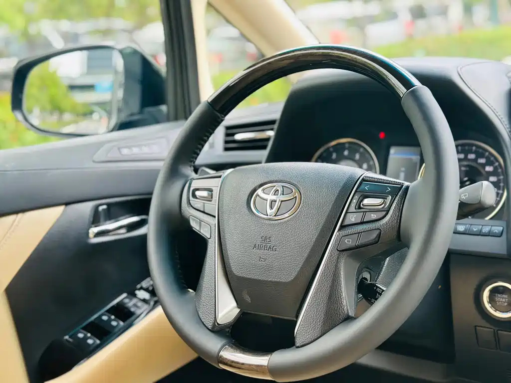TOYOTA ALPHARD 2018