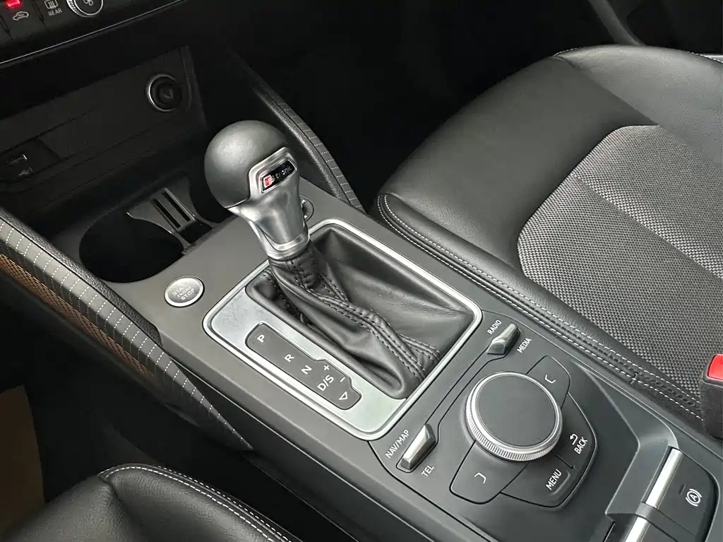 AUDI Q2L 2021