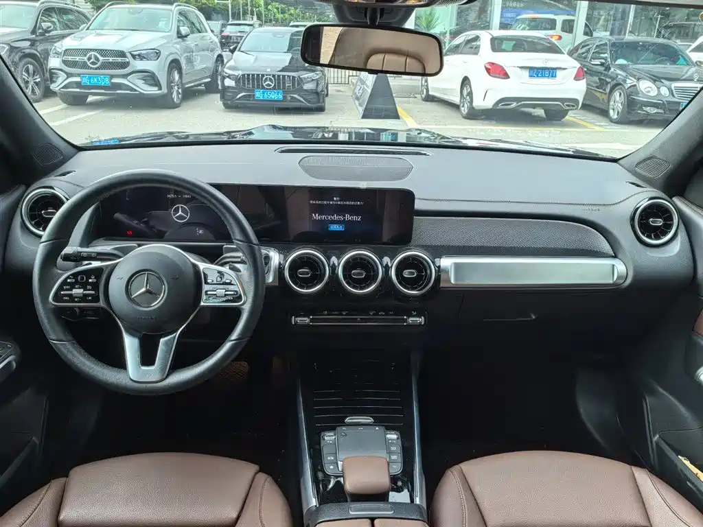 MERCEDES BENZ GLB 2023
