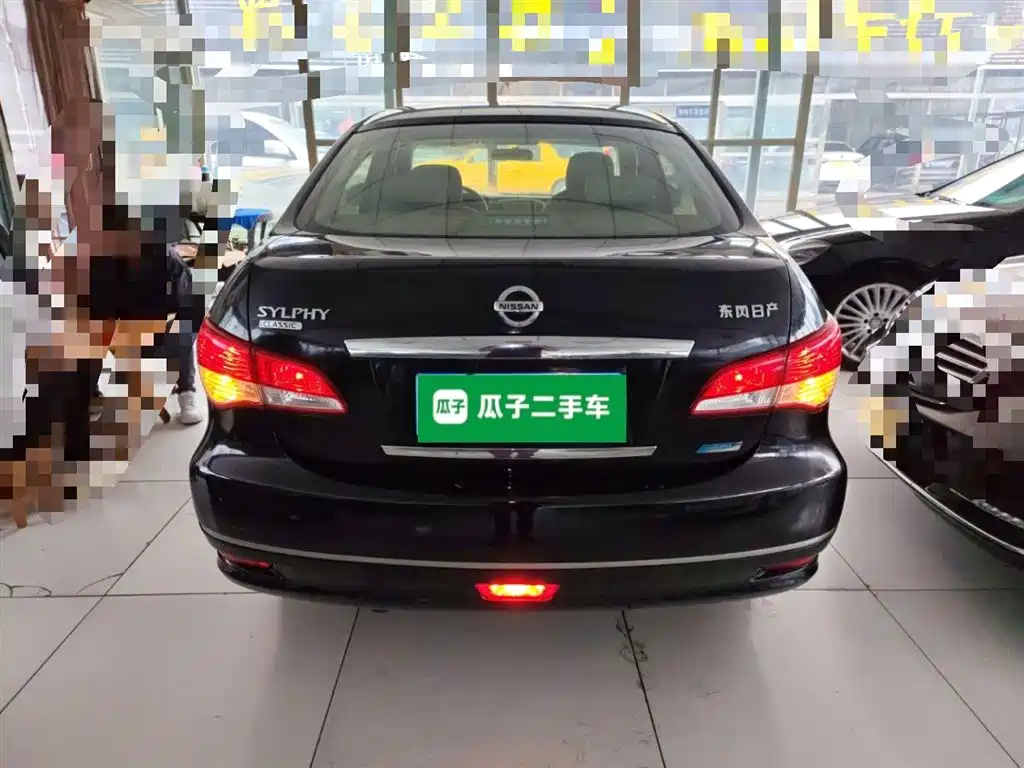 NISSAN SYLPHY 2012