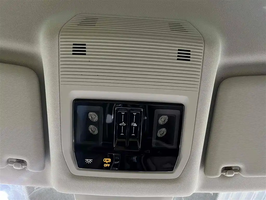 VOLKSWAGEN VILORAN 2024
