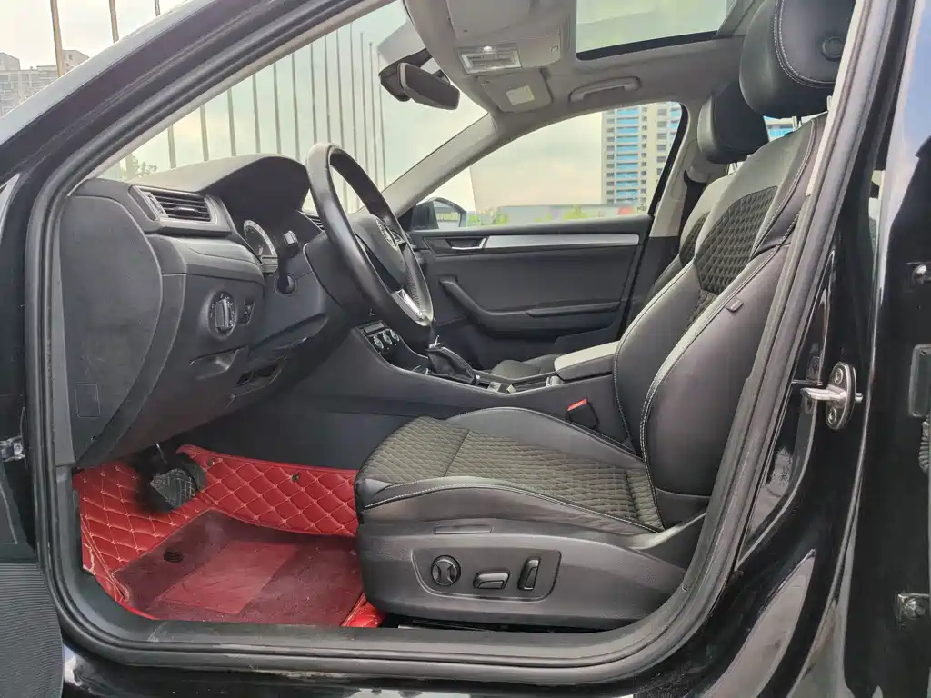 SKODA SUPERB 2018