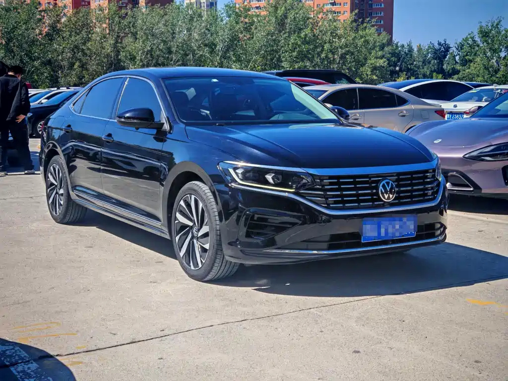 VOLKSWAGEN PASSAT 2022
