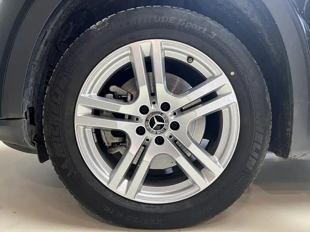 MERCEDES BENZ GLB 2023