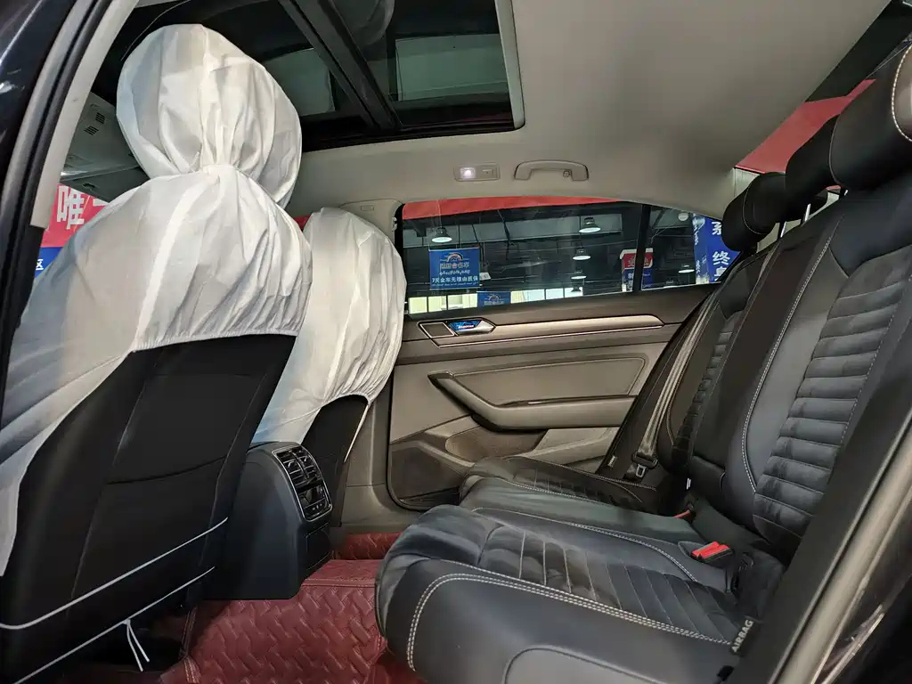 VOLKSWAGEN MAGOTAN 2020