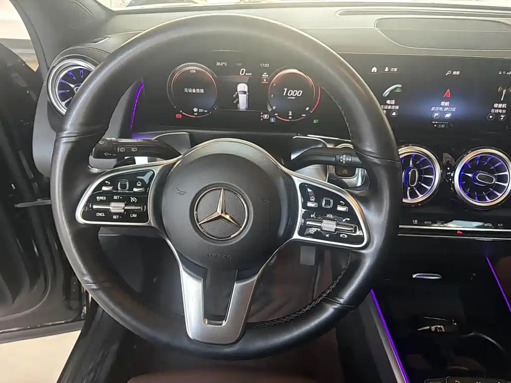 MERCEDES BENZ GLB 2023