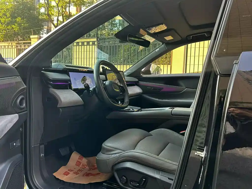 LYNK&CO 08 NEW ENERGY 2024