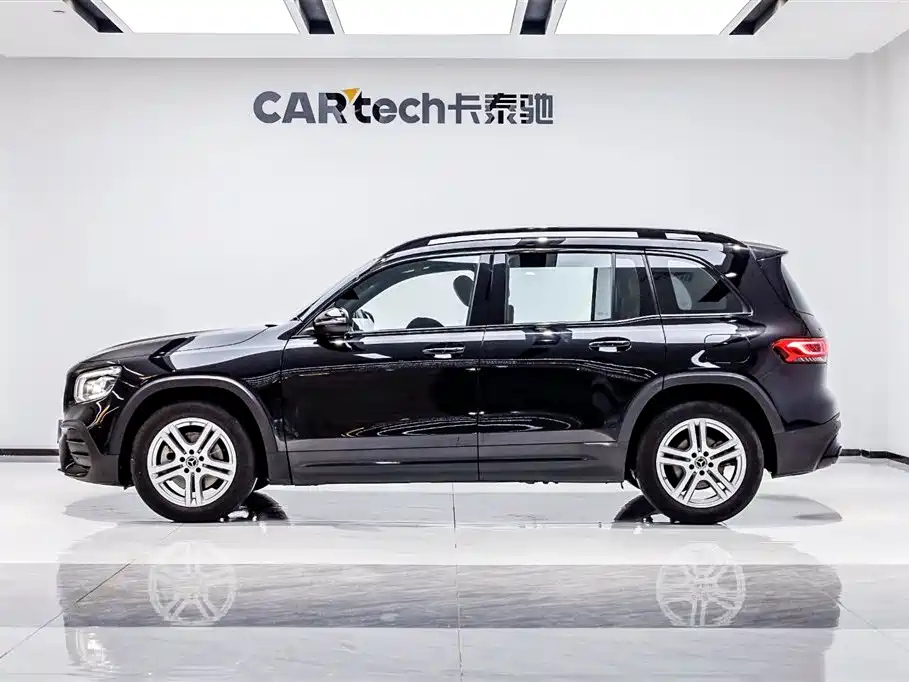 MERCEDES BENZ GLB 2023