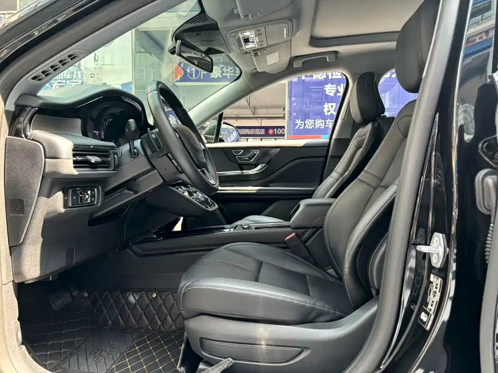 LINCOLN ADVENTURER 2022