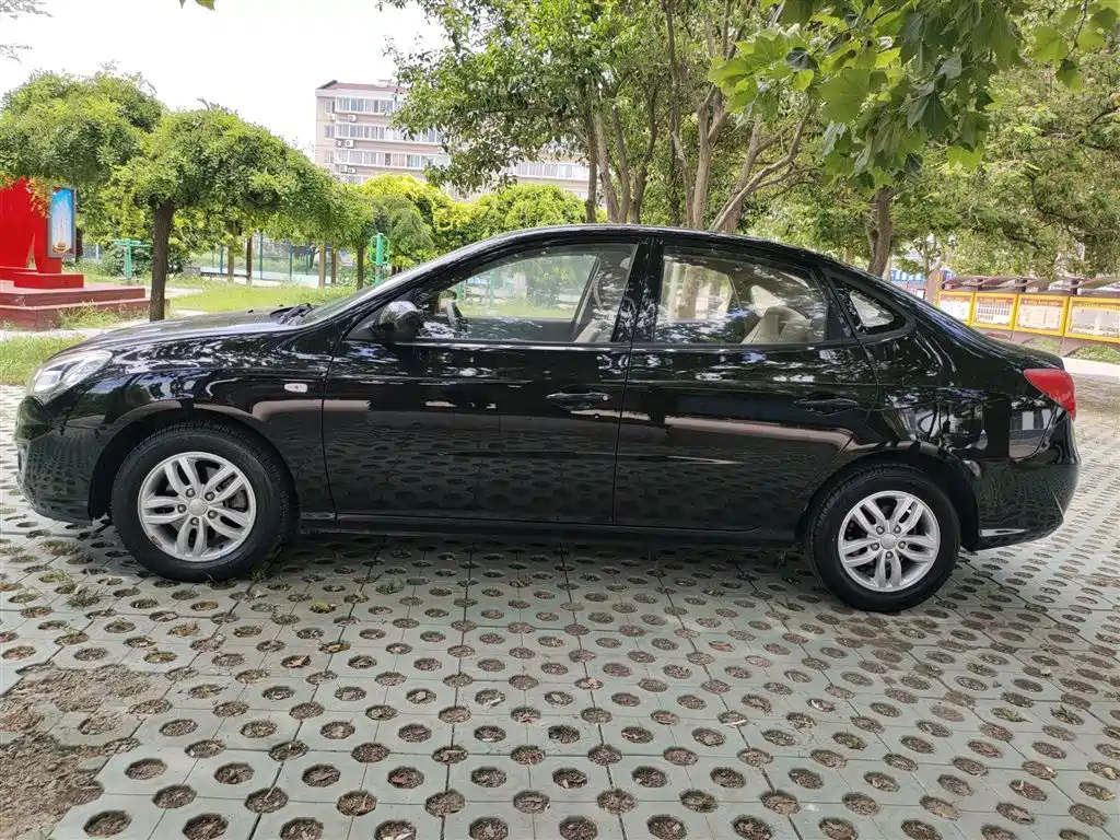 HYUNDAI CELESTA 2011