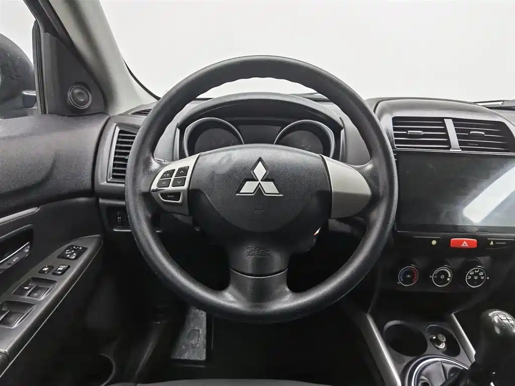 MITSUBISHI ASX 2014