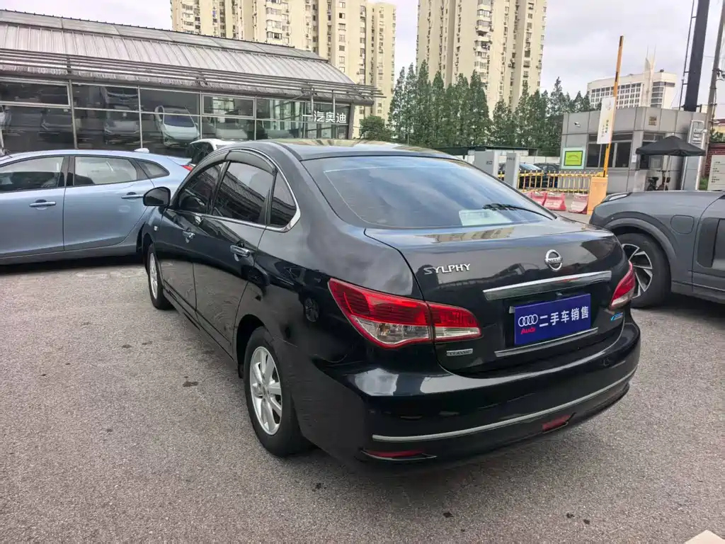 NISSAN SYLPHY 2012