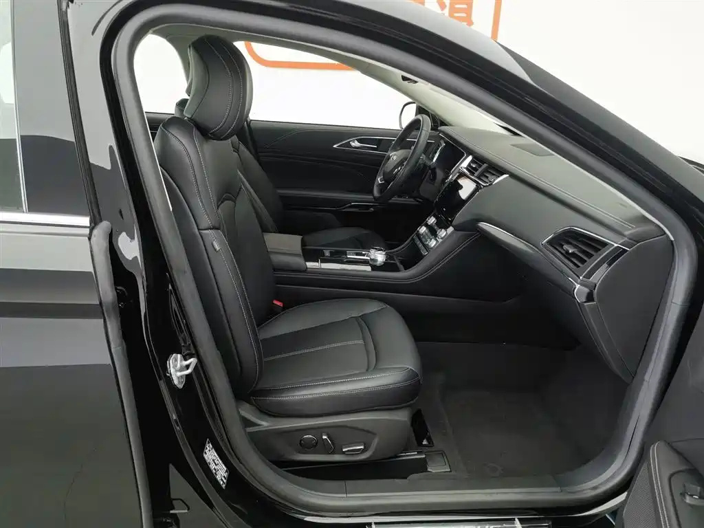 FORD TAURUS 2019