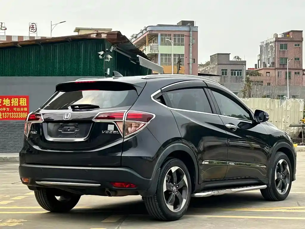 HONDA VEZEL 2015