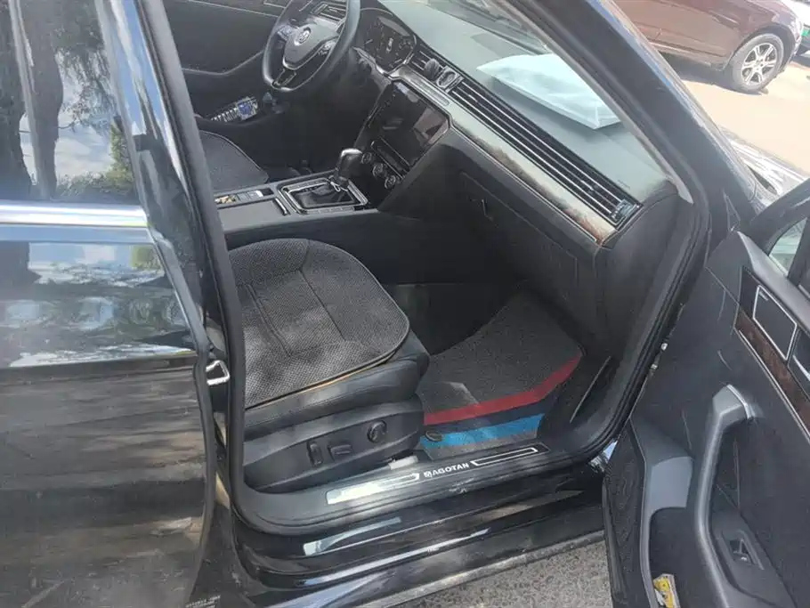 VOLKSWAGEN MAGOTAN 2018