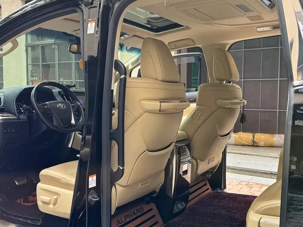 TOYOTA ALPHARD 2018