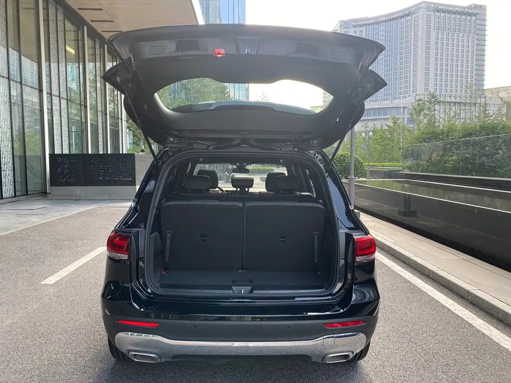 MERCEDES BENZ GLB 2023