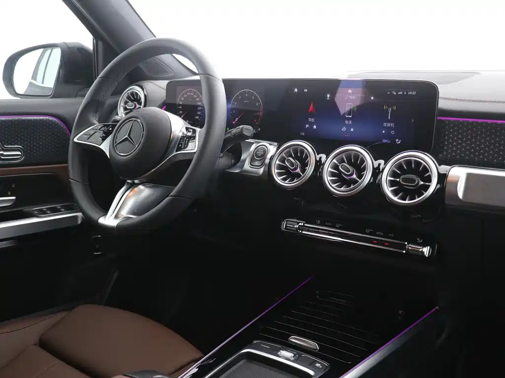 MERCEDES BENZ GLB 2024