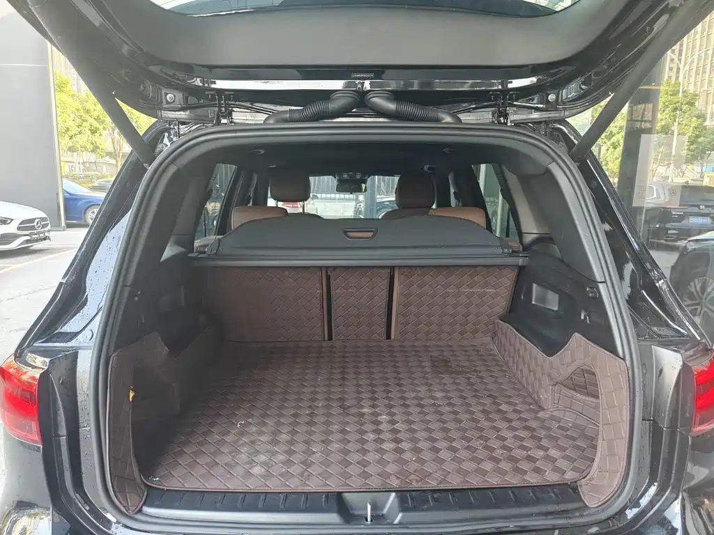 MERCEDES BENZ GLB 2025