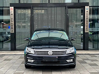 VOLKSWAGEN PASSAT 2017