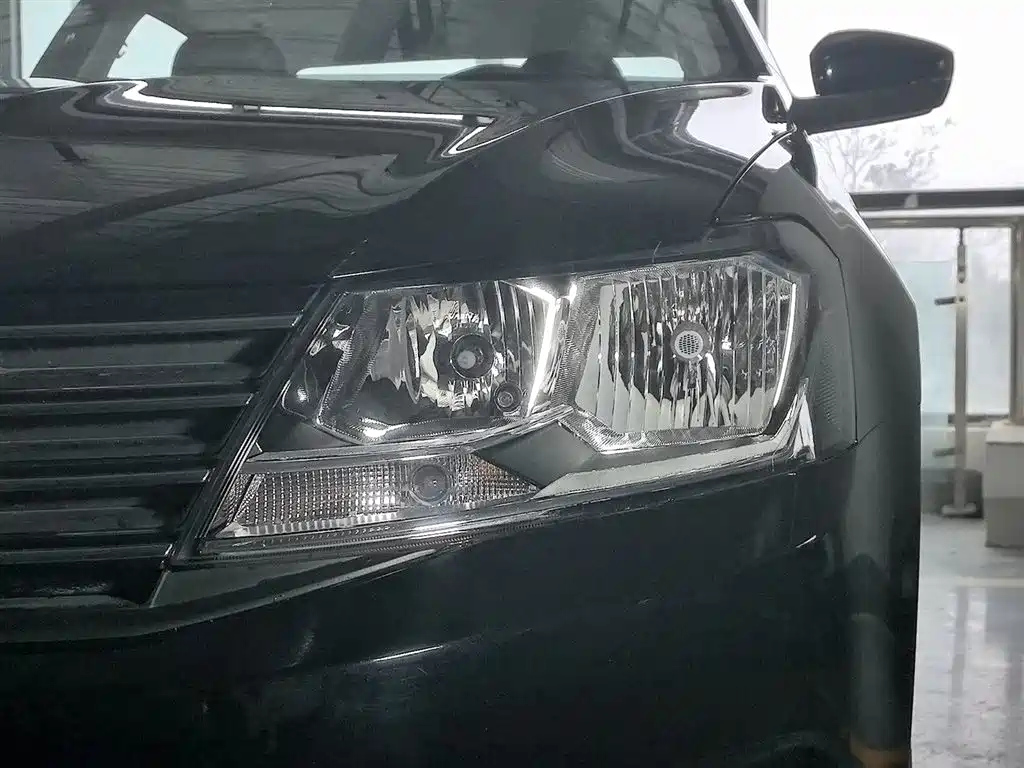 VOLKSWAGEN LAVIDA 2016