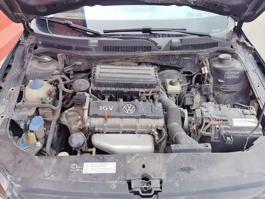 VOLKSWAGEN BORA 2013