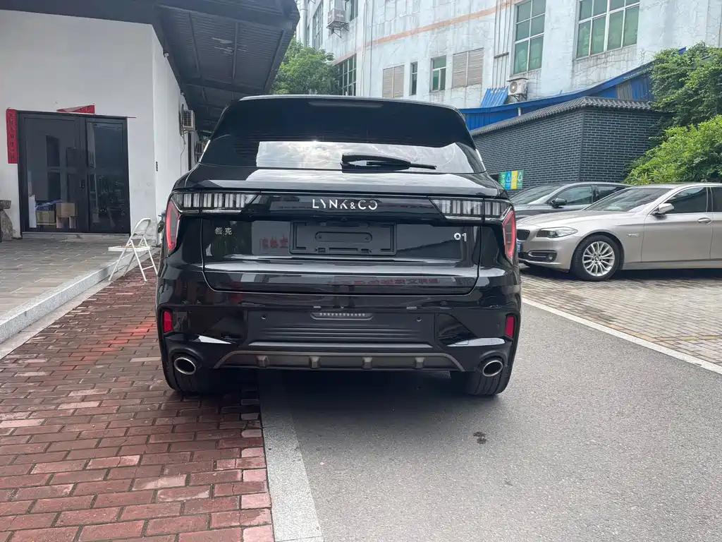 LYNK&CO 01 2019