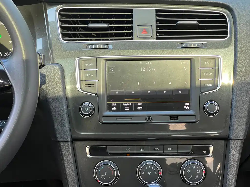 VOLKSWAGEN GOLF 2017