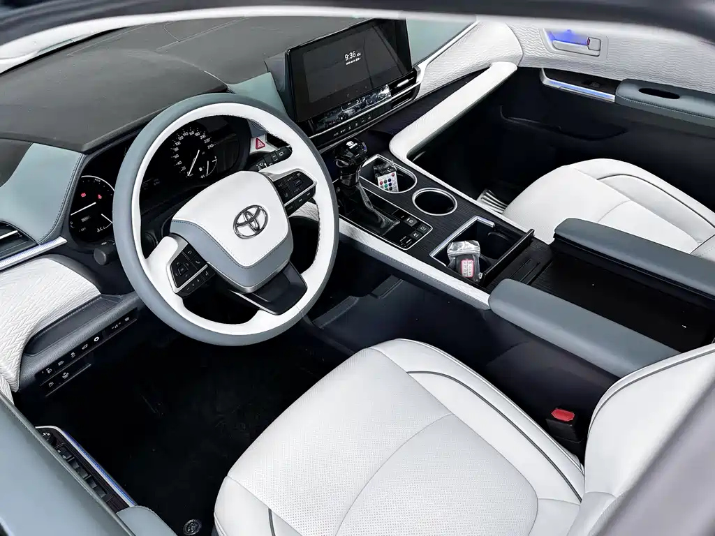 TOYOTA SIENNA SIENNA 2024