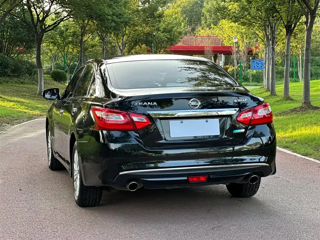 NISSAN TEANA 2018