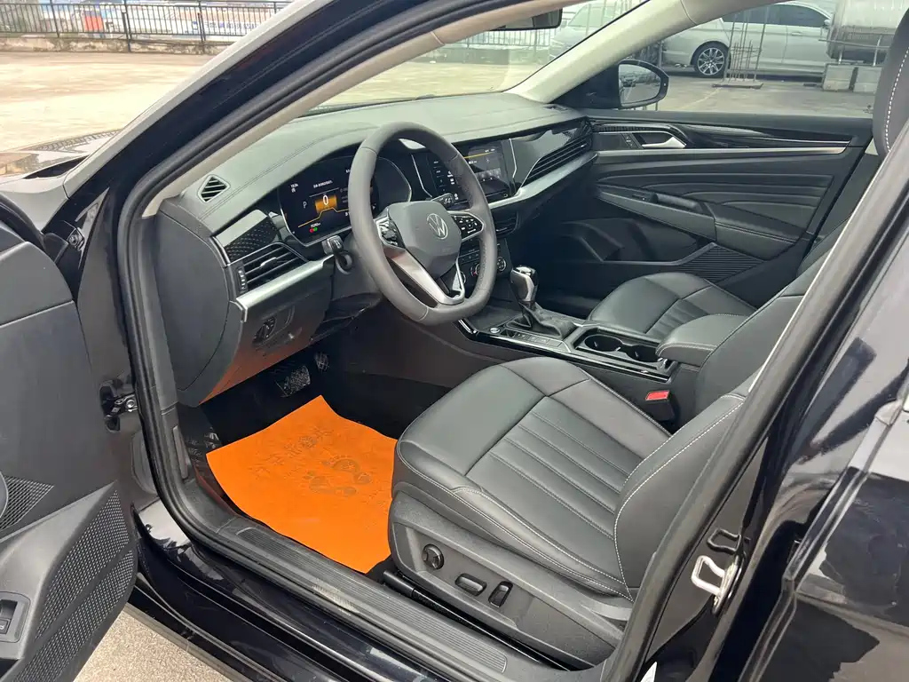 VOLKSWAGEN PASSAT 2022