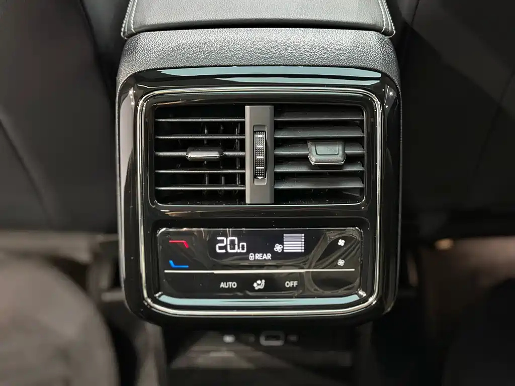 VOLKSWAGEN PASSAT 2025